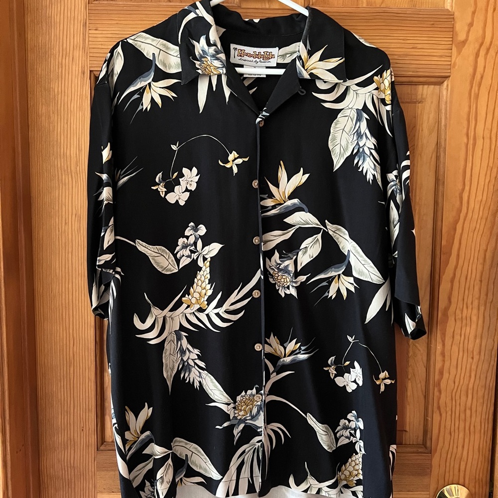 Men’s 100% silk Hawaiian shirt size M